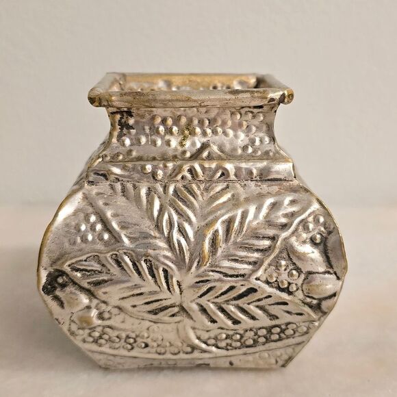 Vintage Grapes Leaves Embossed Metal Vase Planter? - Picture 2 of 8